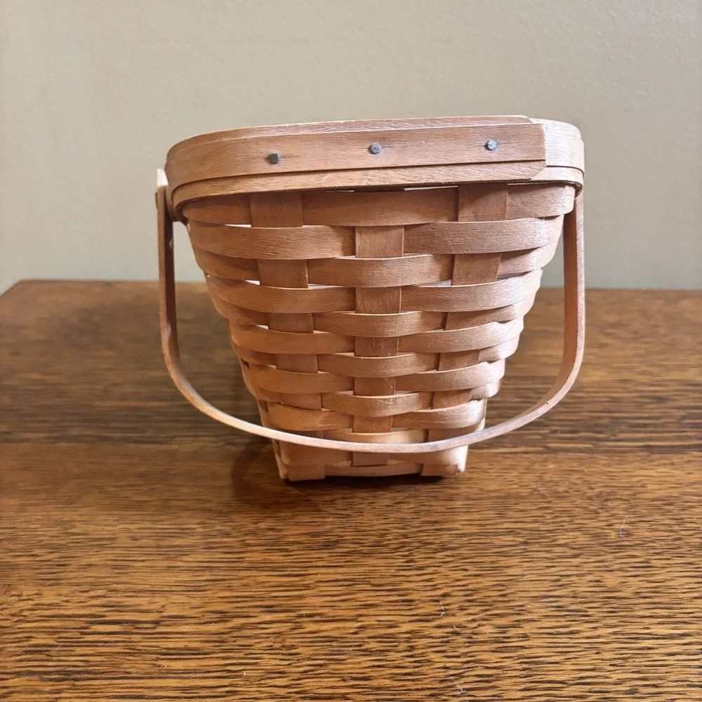 Longaberger 1992 Medium Vegetable Basket Slanted Dual Handles Botanical Liner